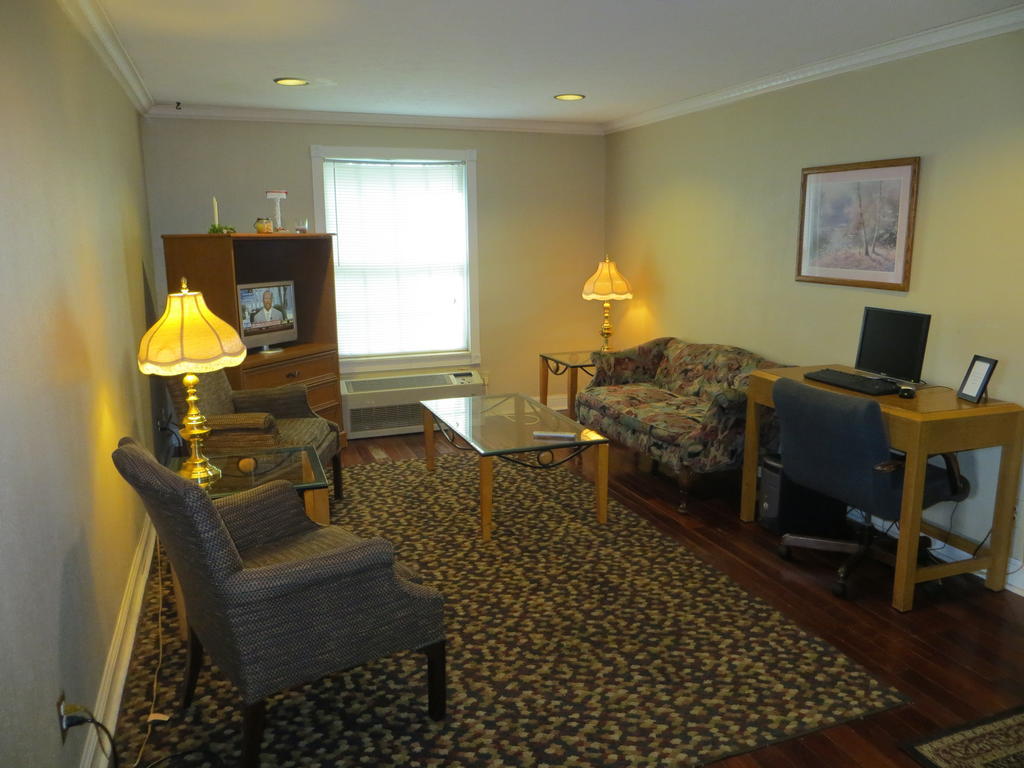 Americourt Hotel And Suites - Elizabethton ภายนอก รูปภาพ