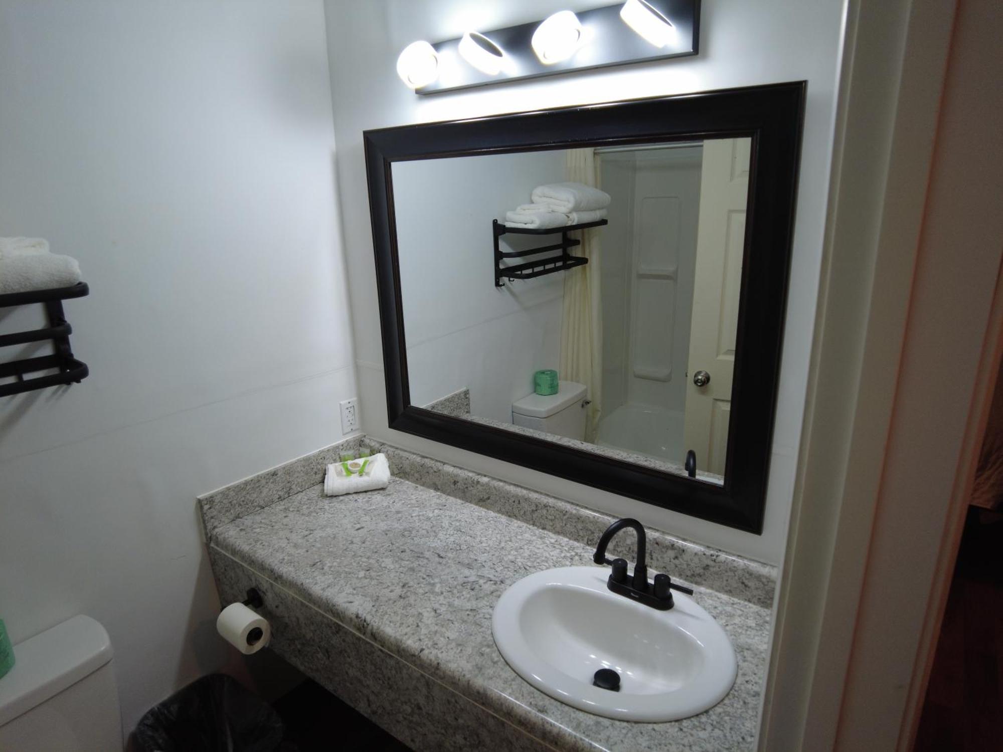Americourt Hotel And Suites - Elizabethton ภายนอก รูปภาพ